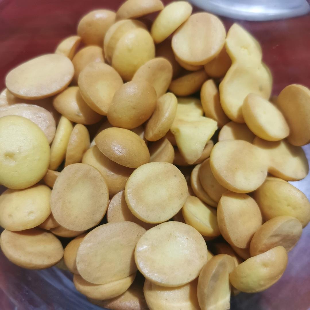 鸡蛋饼干