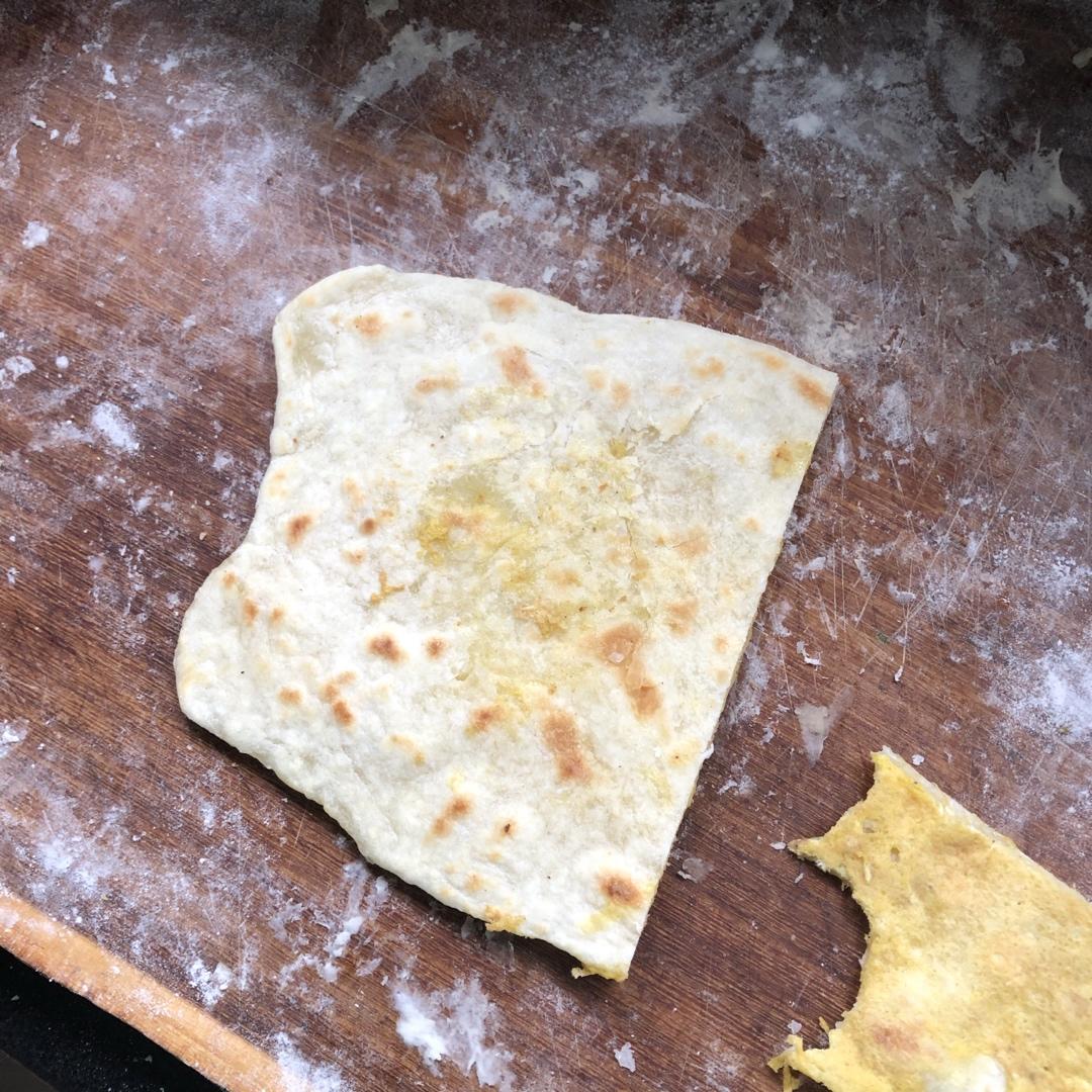 鼓大泡的鸡蛋灌饼