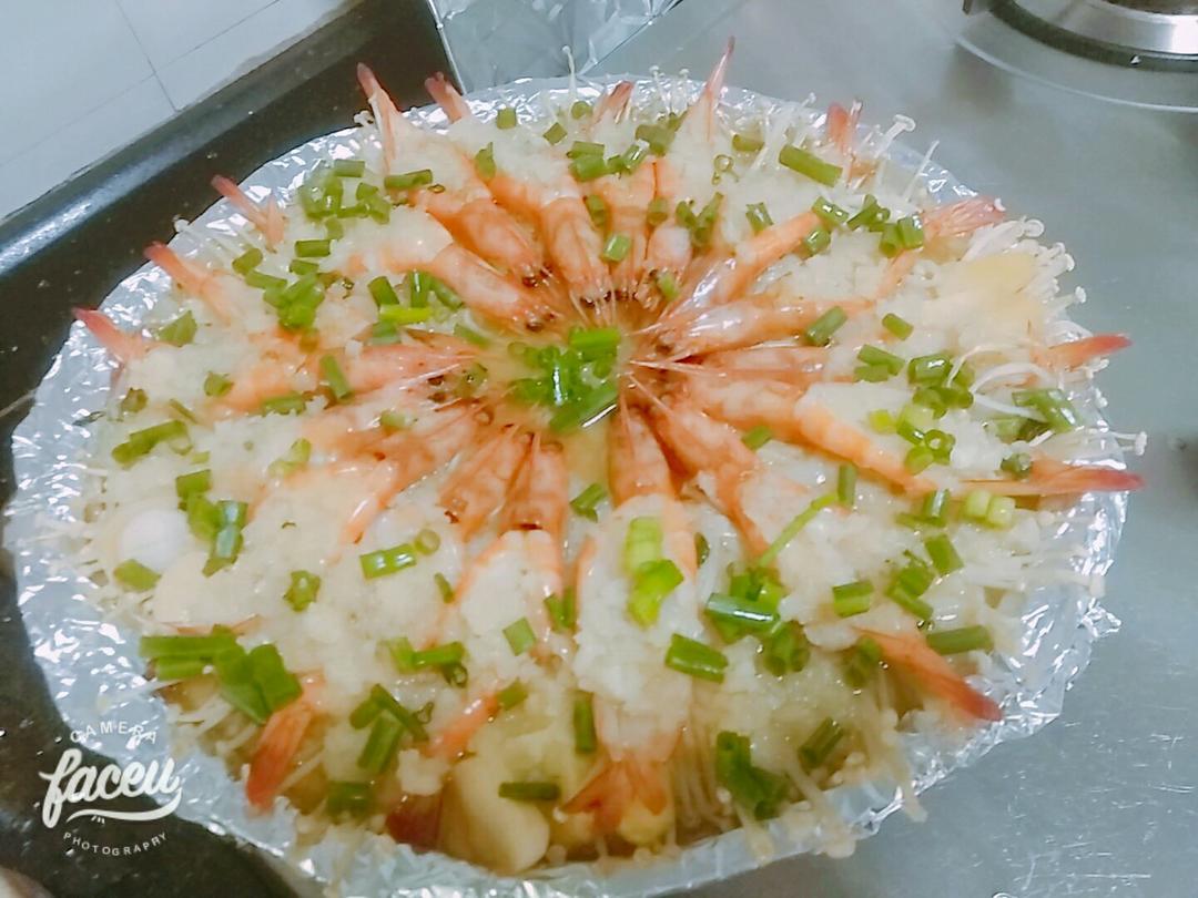 蒜蓉金针菇烤花蛤虾