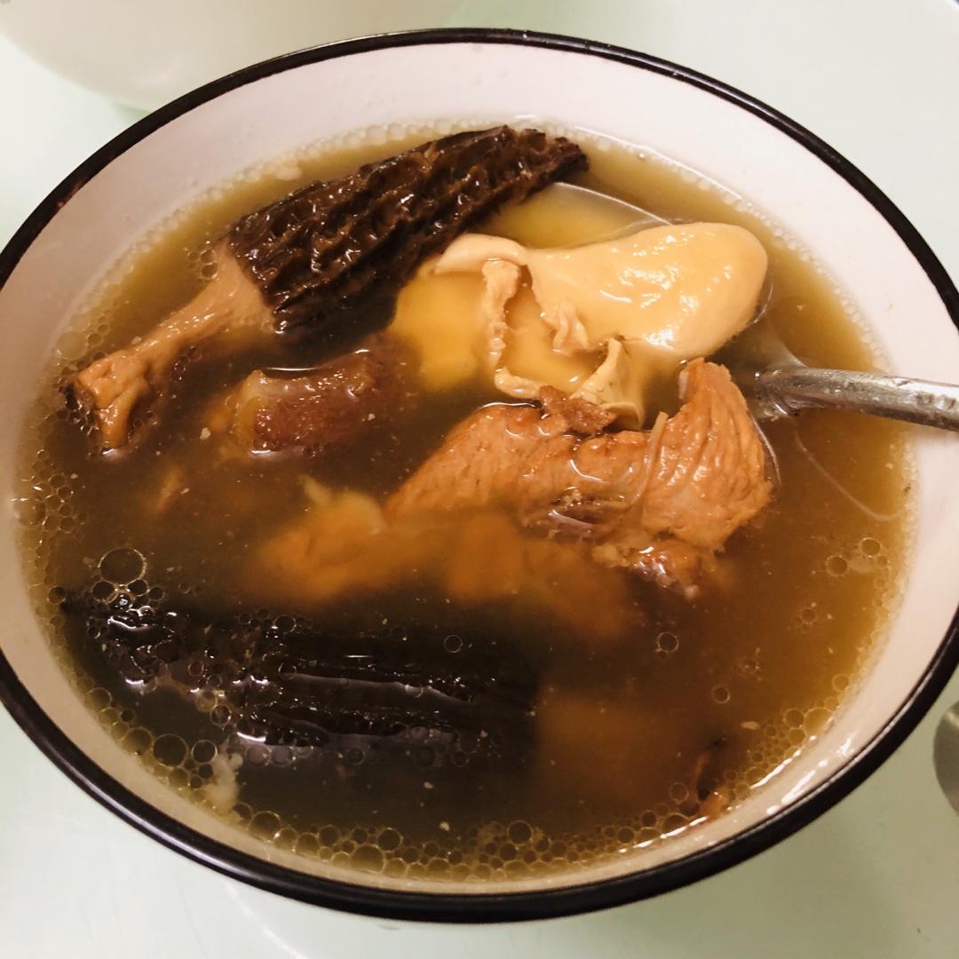 药师推荐对症慢性胃炎食疗方.羊肚菌干贝炖花胶