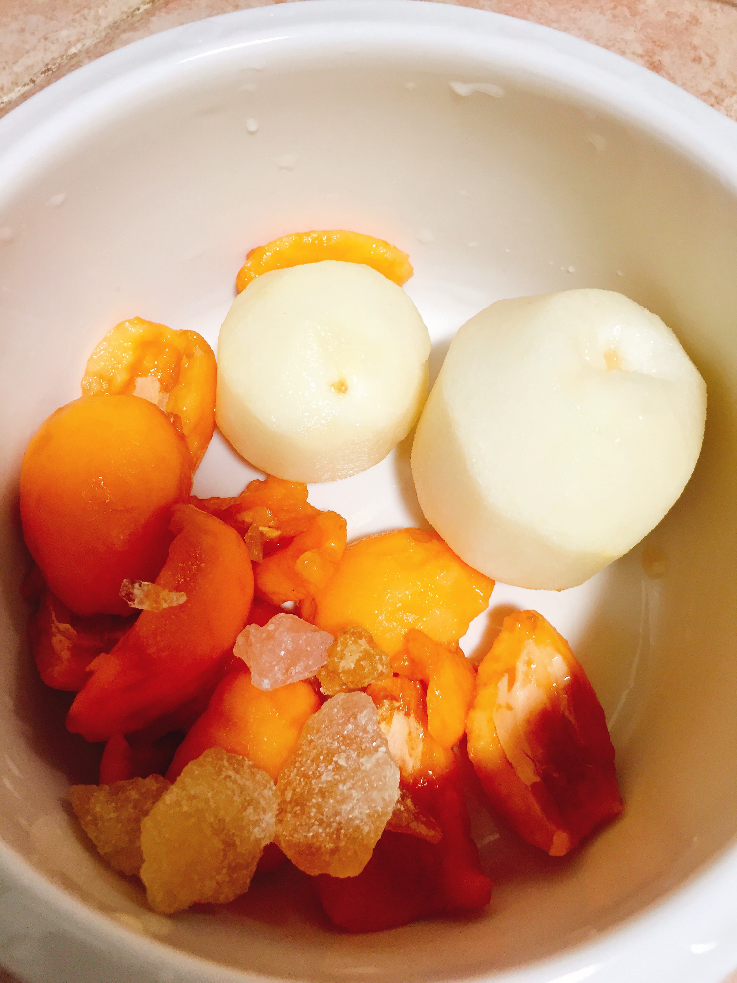 枇杷冰糖炖梨汤的做法