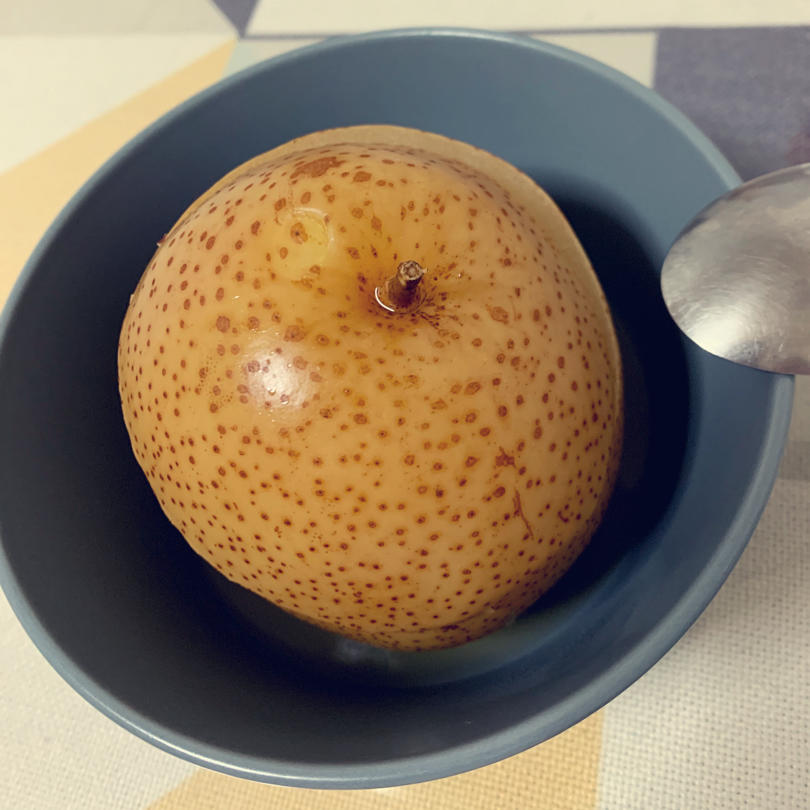 秋天润燥: 冰糖炖雪梨