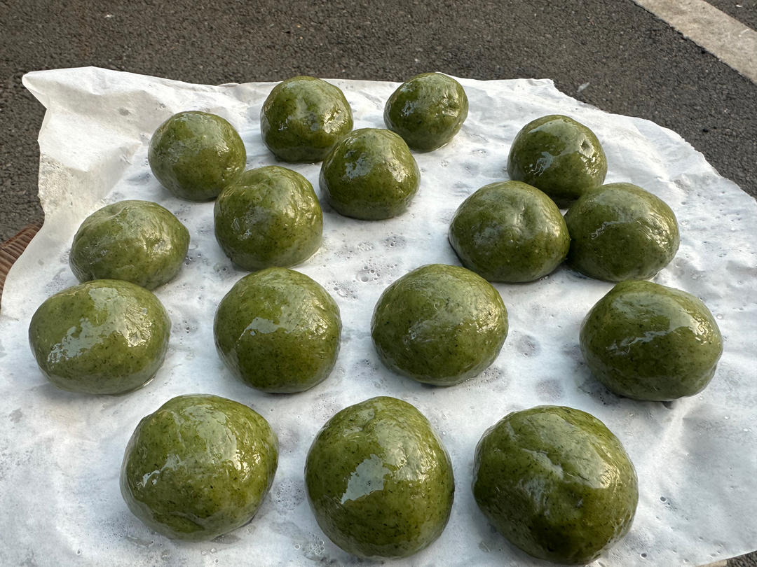 清明必吃的艾草青团