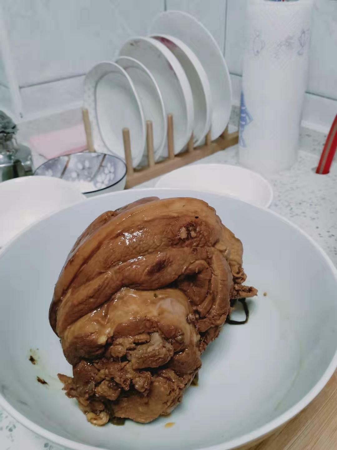 秘制酱肘子
