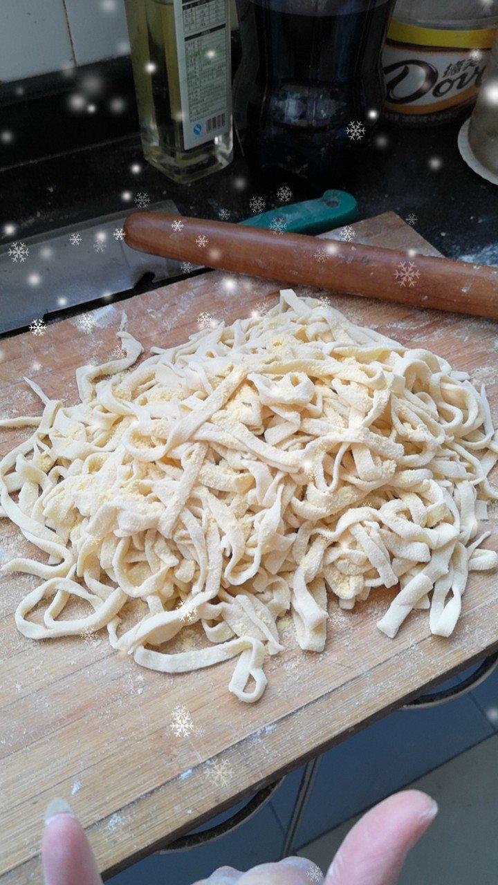 不用机揉不用手揉的手擀面做法