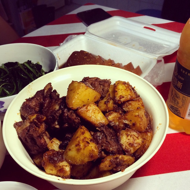 川味土豆烧排骨