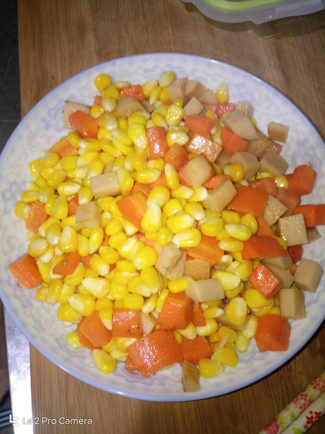 小7～处女作品之玉米火腿炒胡萝卜🥕的做法