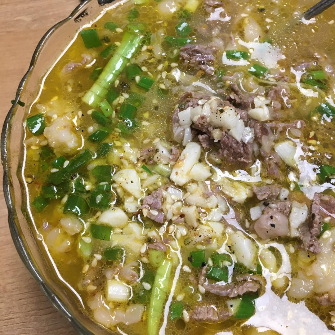酸汤肥牛金针菇