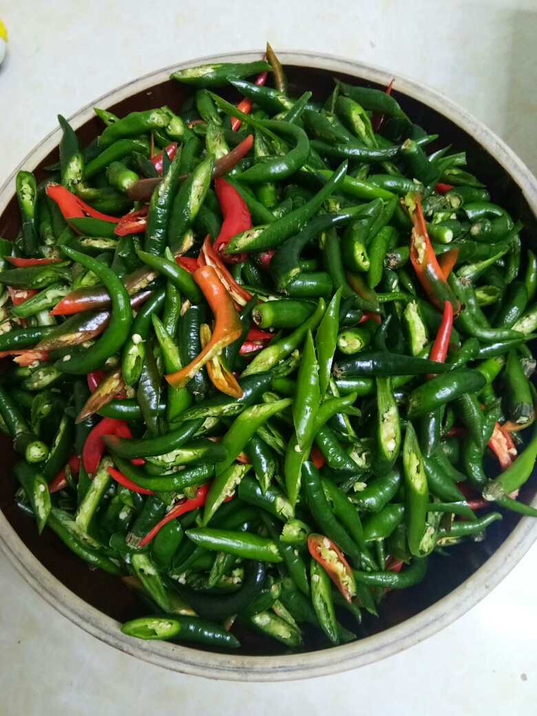 腌制辣椒的做法 步骤1