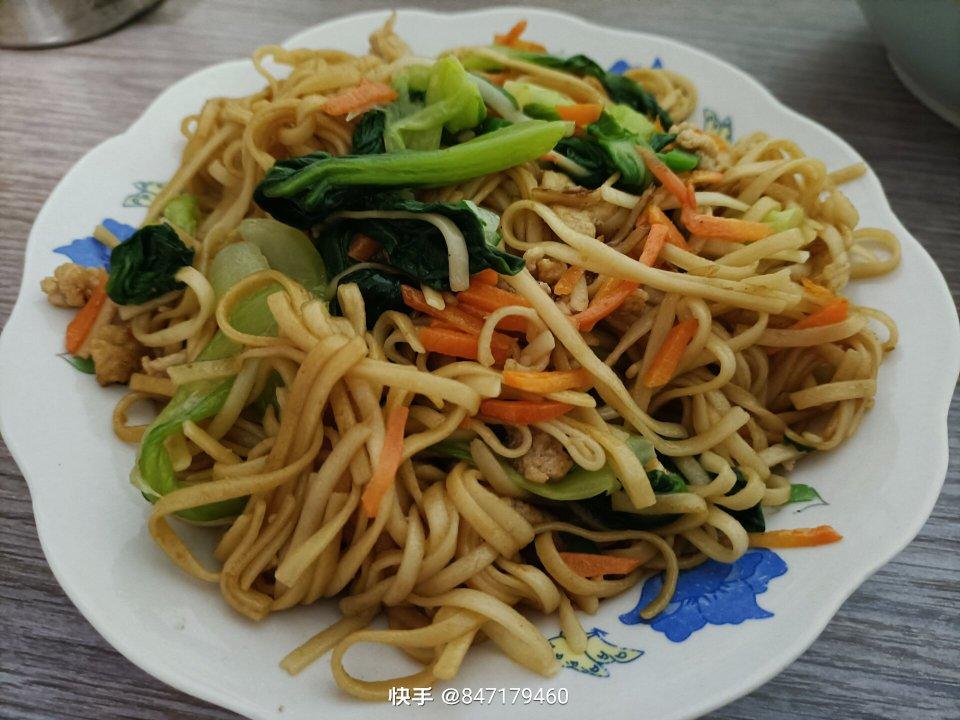 低脂低卡咋吃都不会胖的！！🥕🍄“青椒胡萝卜海鲜菇”