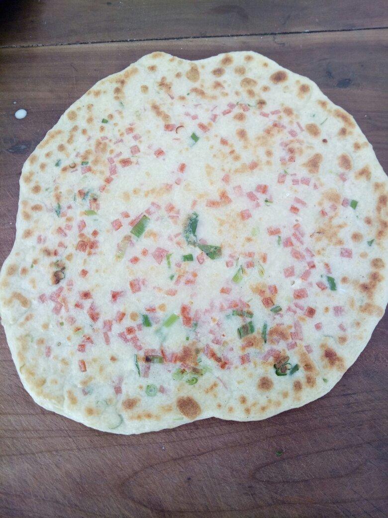 火腿肠葱花鸡蛋饼