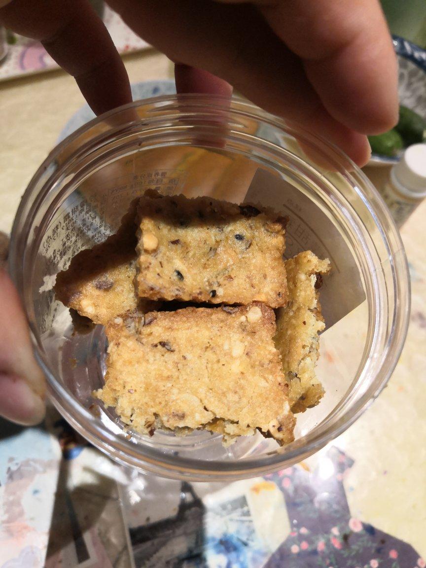 阿八喜欢的奶味坚果果干软饼（好长。。）🍪