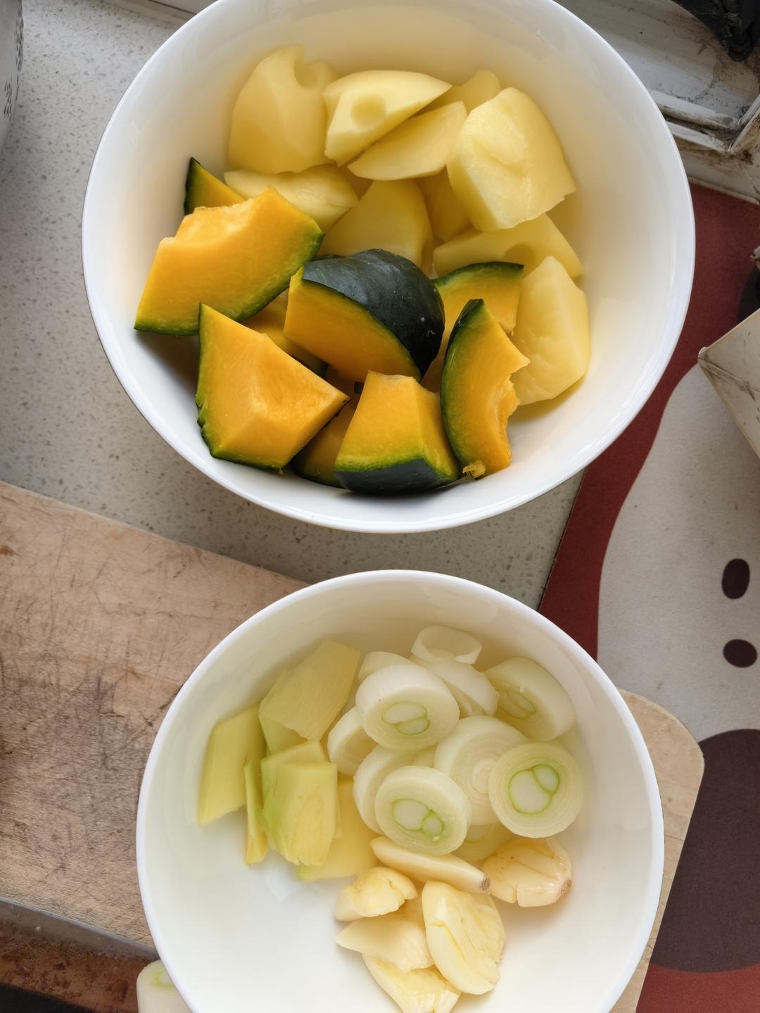 硬菜代表--排骨炖豆角土豆（豆角焖面胚子）