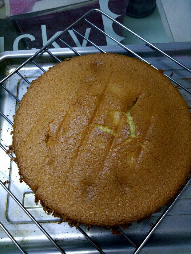 烤箱做蛋糕（戚风蛋糕的做法）