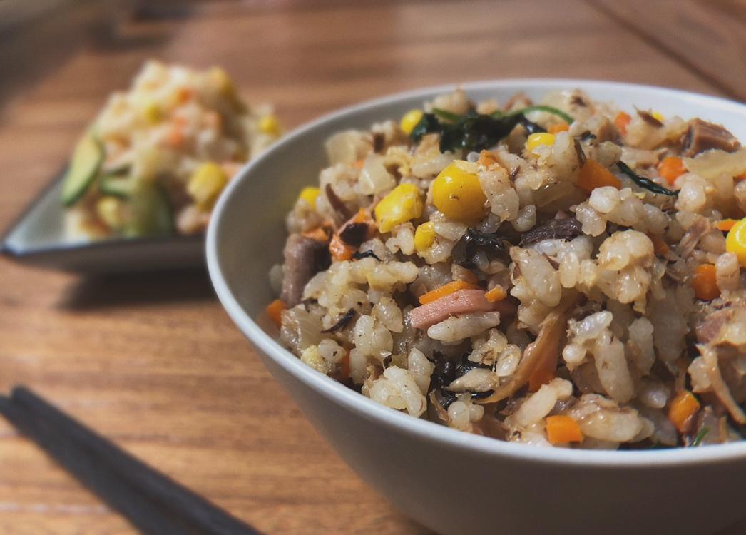 糙米金枪鱼蛋炒饭