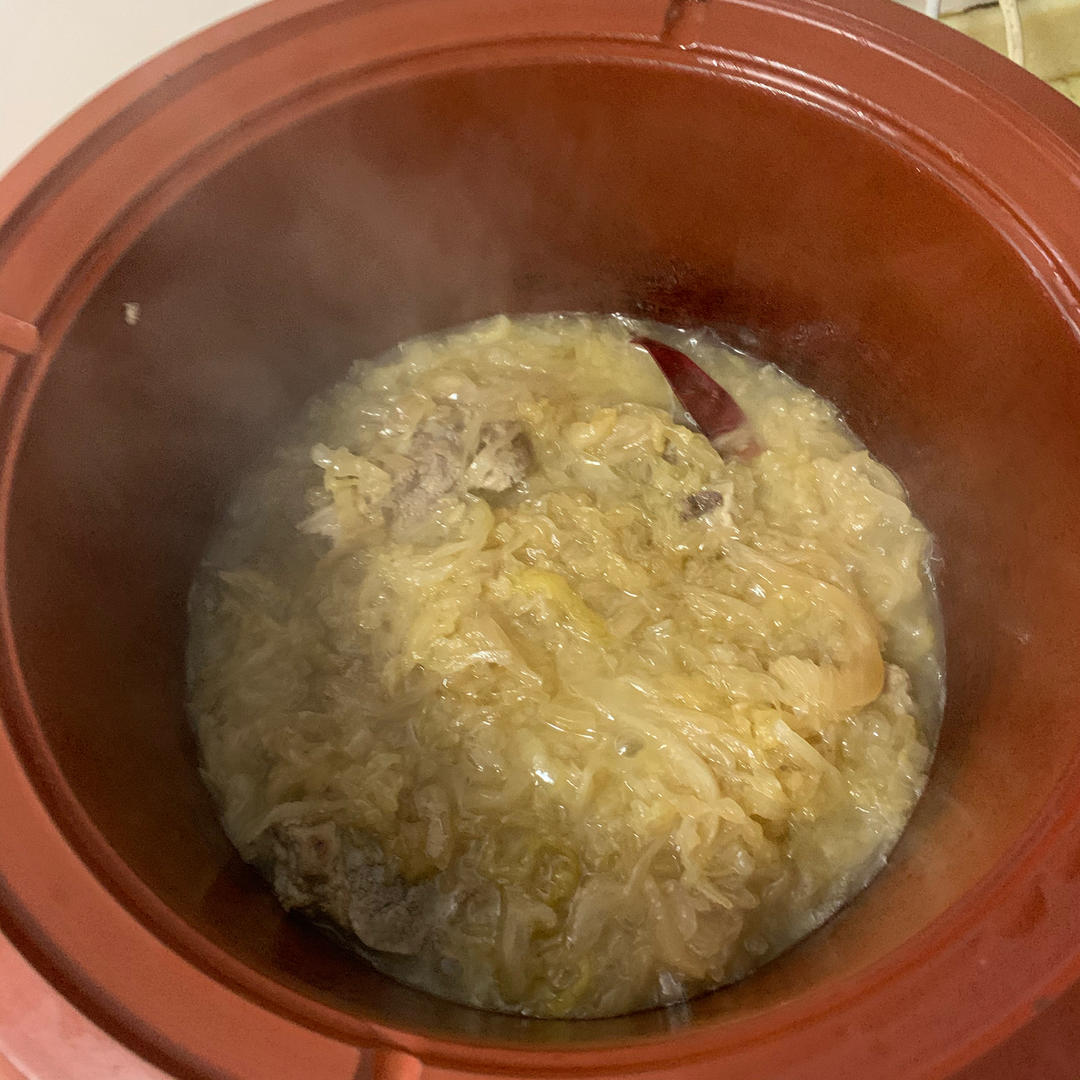 东北酸菜炖排骨