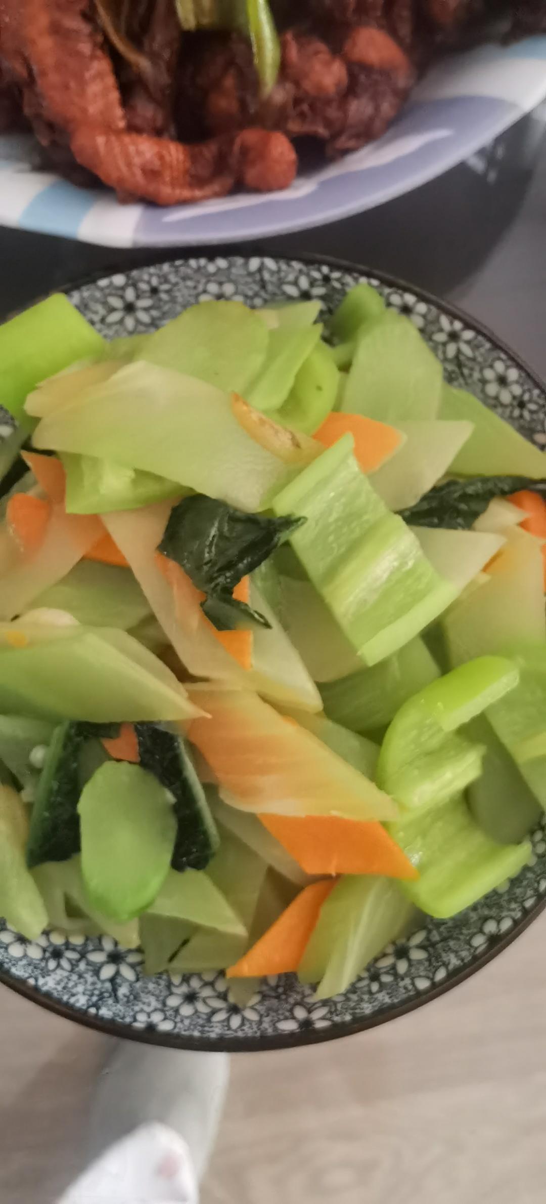 清炒菱形莴苣片