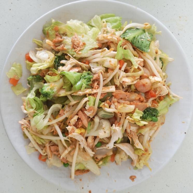 金枪鱼鸡丝虾仁沙拉