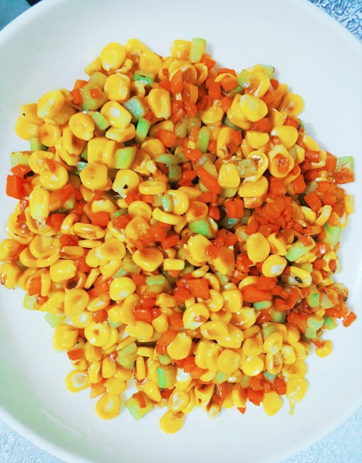 营养丰富适合孩子吃的👉玉米粒炒胡萝卜黄瓜丁