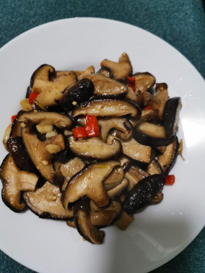 鲜掉眉毛的蚝油白蘑菇