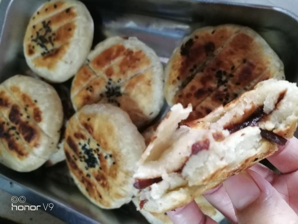 饼称锅做豆沙饼的做法 步骤6