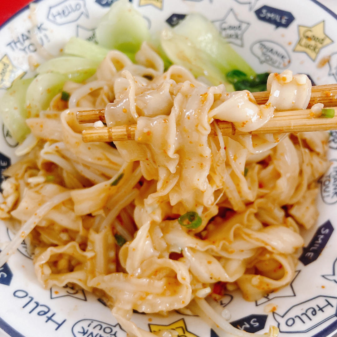 十分钟就能吃上的超简单油泼面