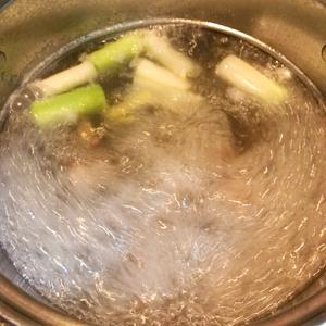 玉米虫草花排骨汤的做法 步骤4