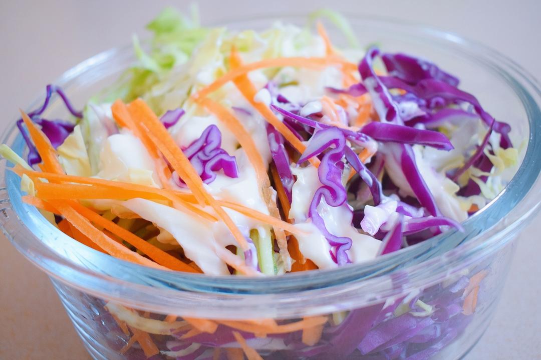 渐吃渐胖做的蔬菜沙拉