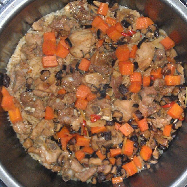 喷香排骨焖饭（爆好吃）