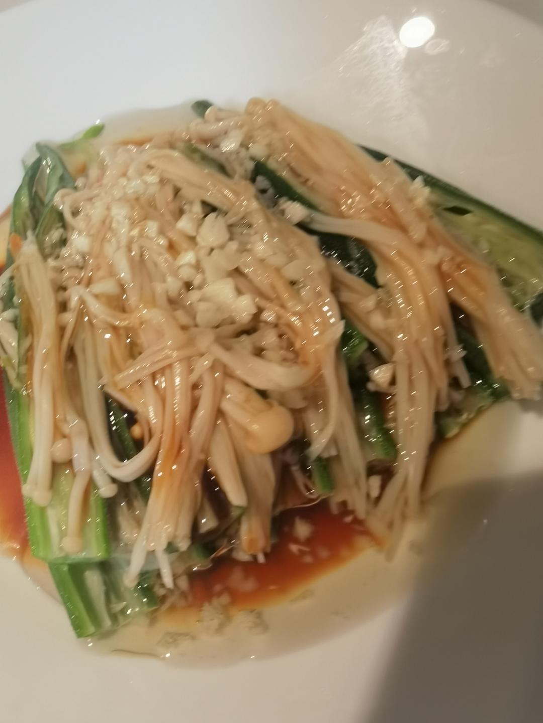 秋葵拌金针菇