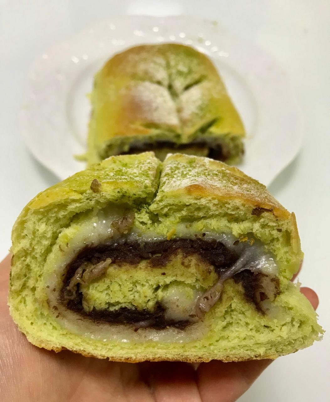 彭彭1007做的抹茶红豆麻糬软欧面包