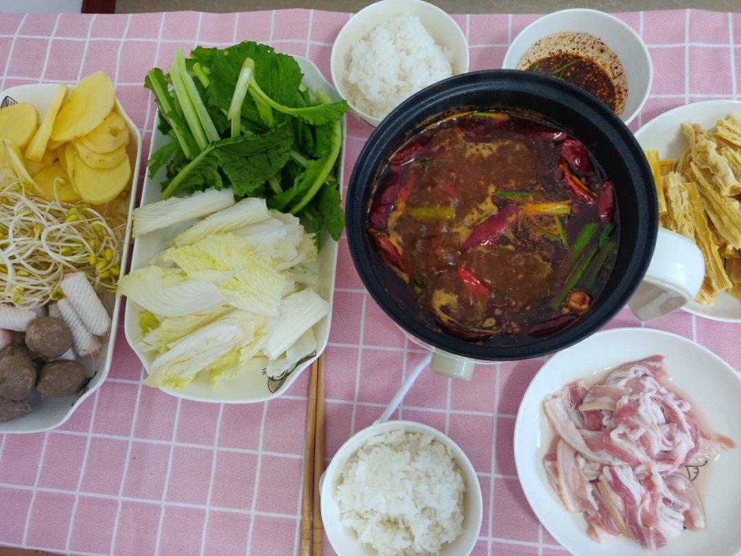 麻辣火锅（家庭版）