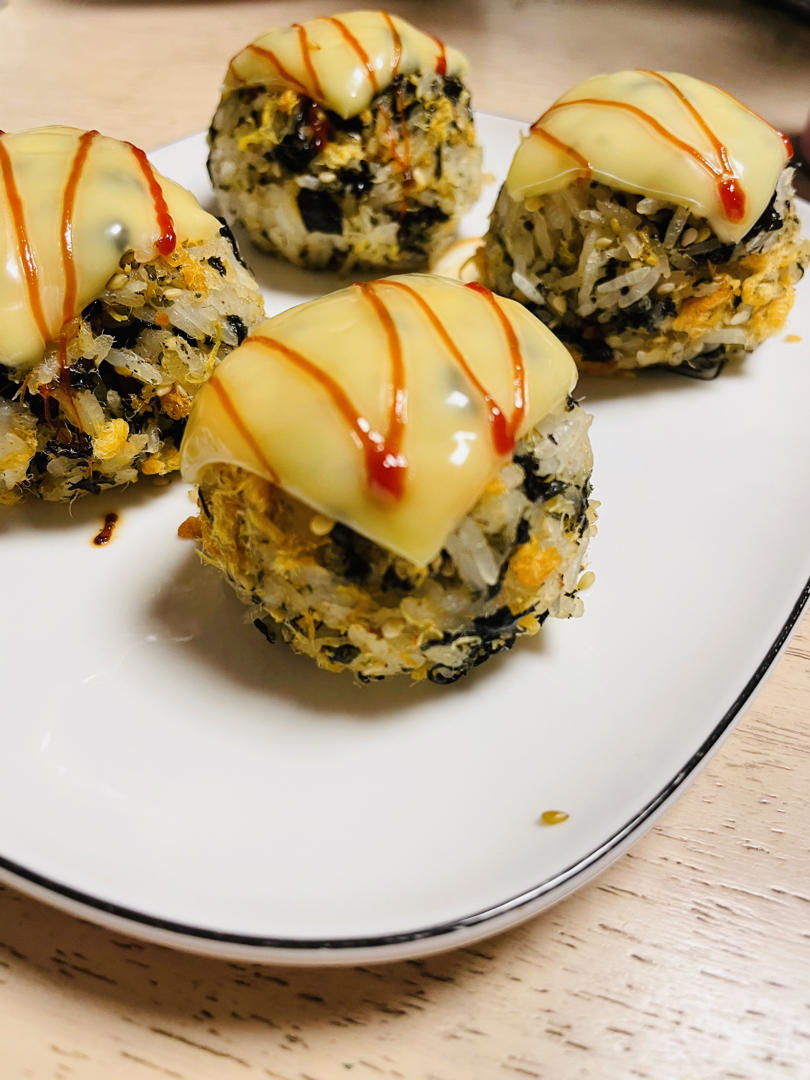 芝士鸡蛋烤饭团