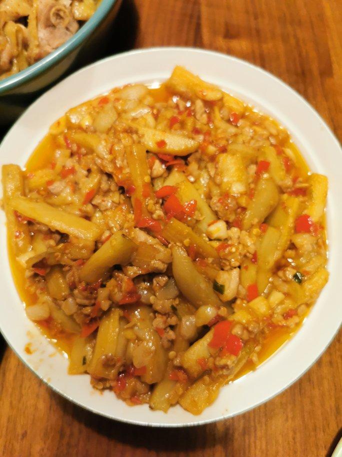 鱼香茄子是如此勾人，以至于连体重都不顾了！