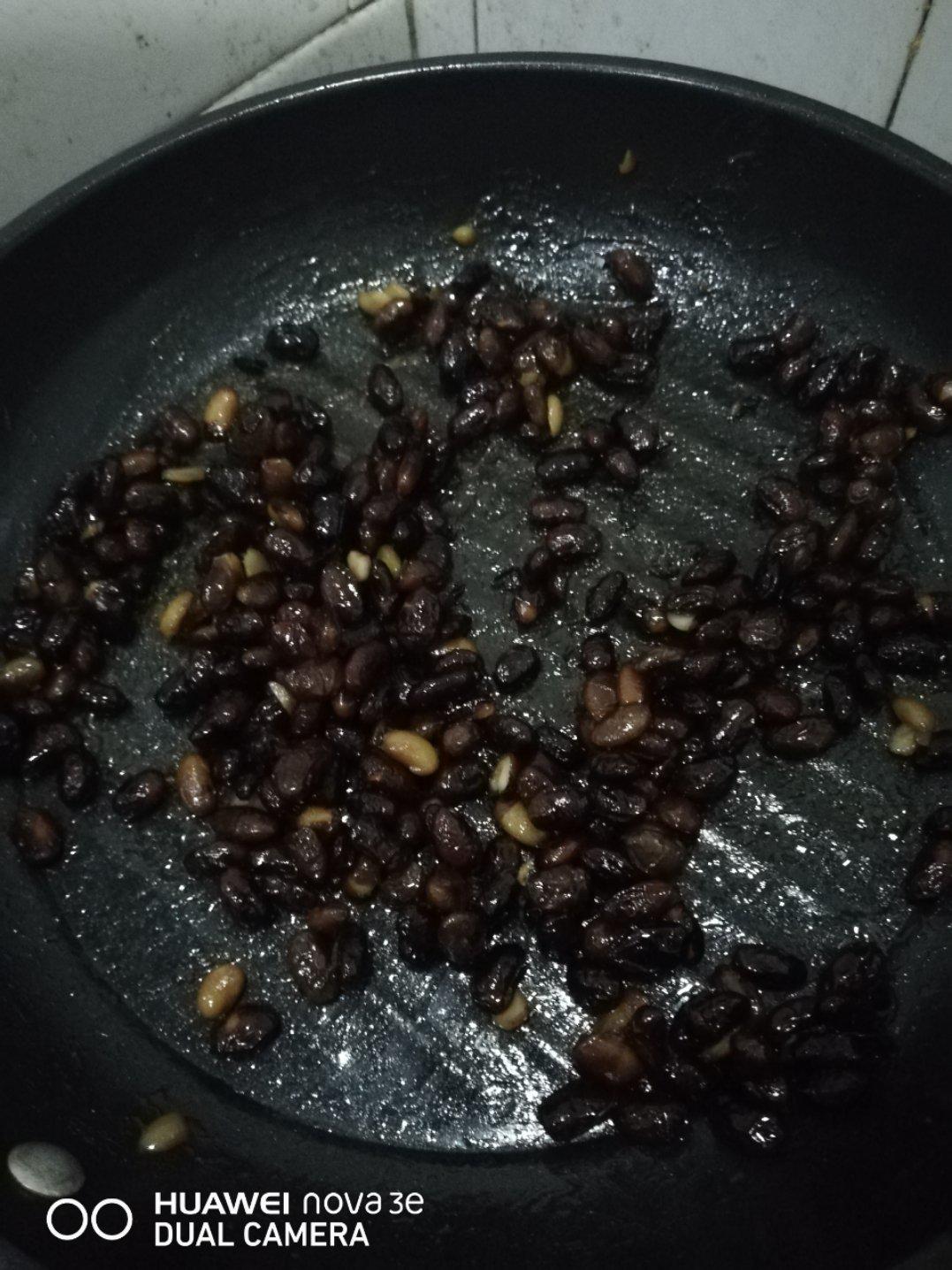 蜜黑豆（绝对好吃的零食）