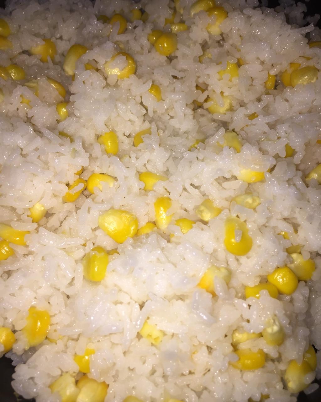 婉小2做的玉米饭