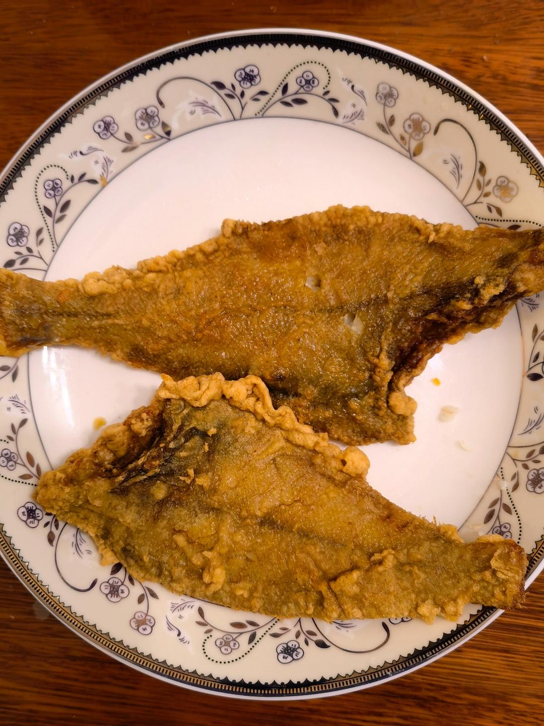 〈炸小偏口鱼〉，就喜欢吃小的，入味。欣小厨 😉