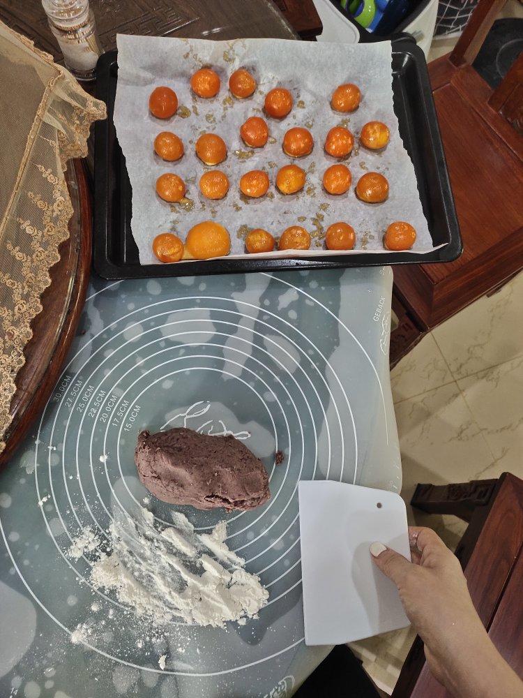 蛋黄酥ʕ •ᴥ•ʔ