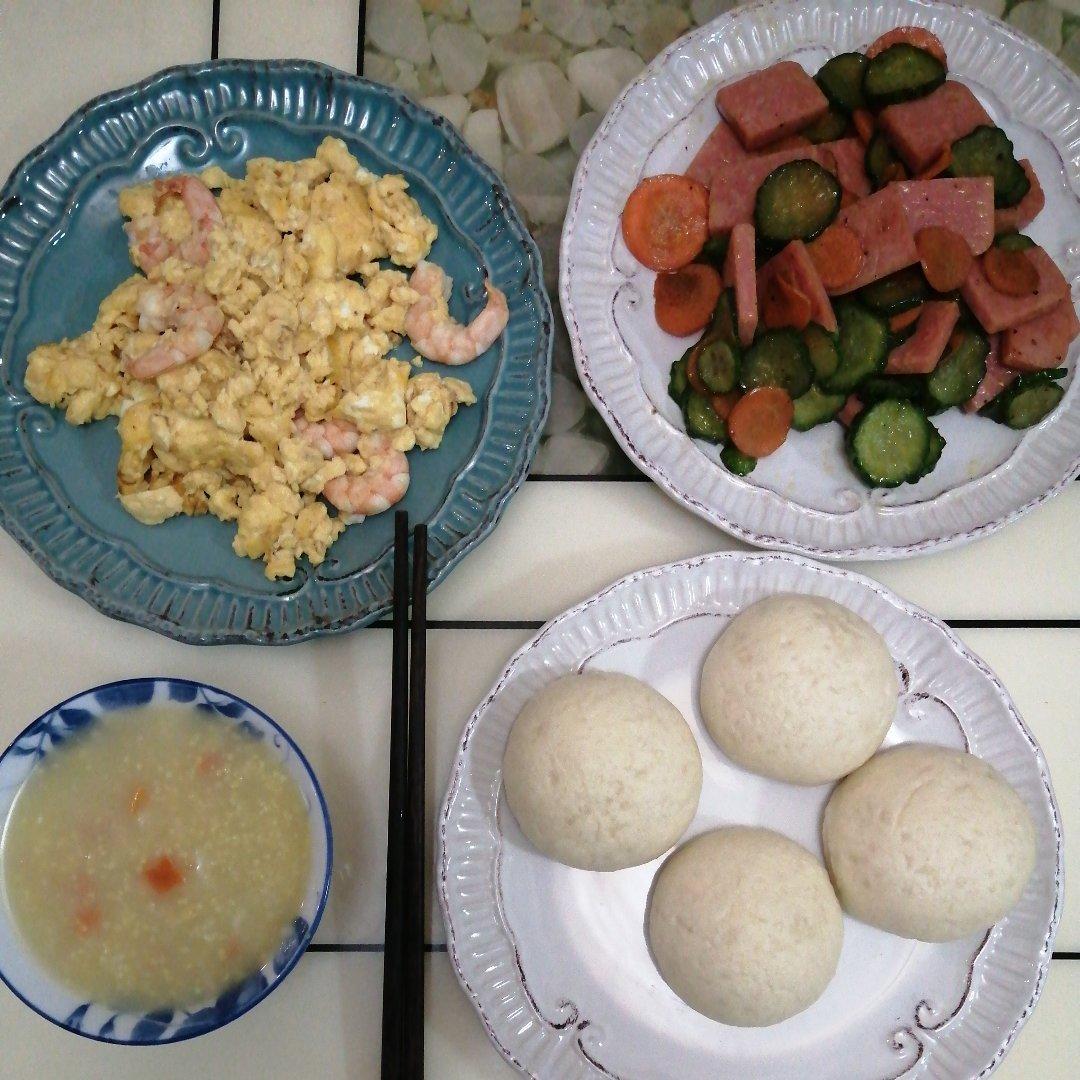 鲜香嫩滑的 虾仁滑蛋