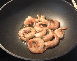 自学界灵魂主厨Bonnie的新作saffron crocus&cooking wine家庭版seafood paella的做法 步骤3