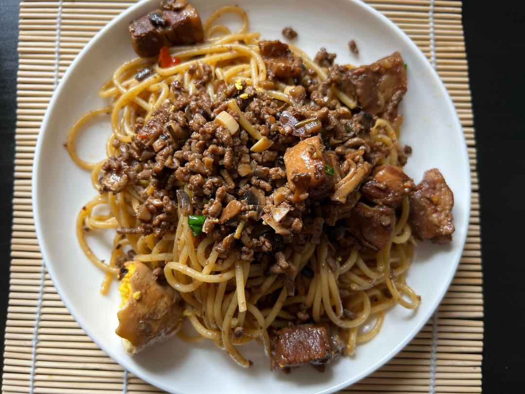 五花肉泡菜意面