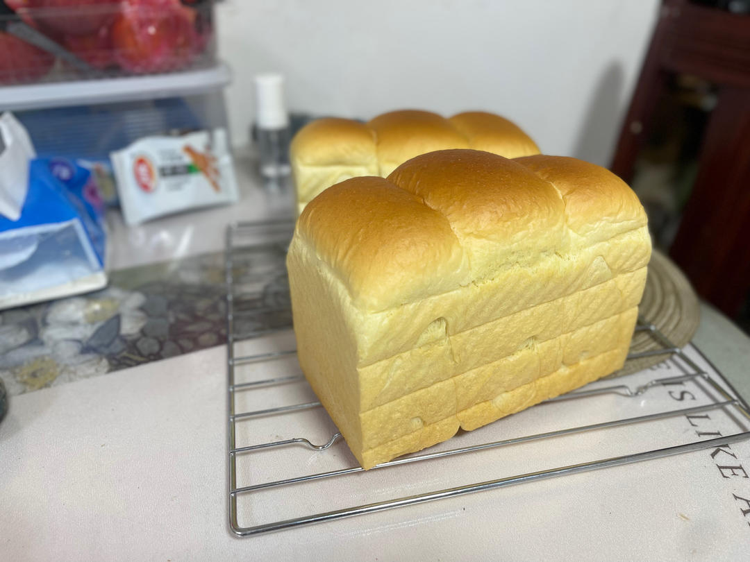 奶香纯粹的重料淡奶油吐司