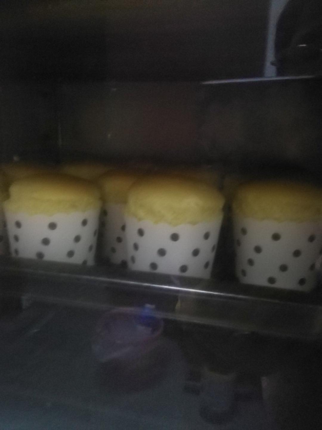 纸杯蛋糕 8寸戚风蛋糕的量