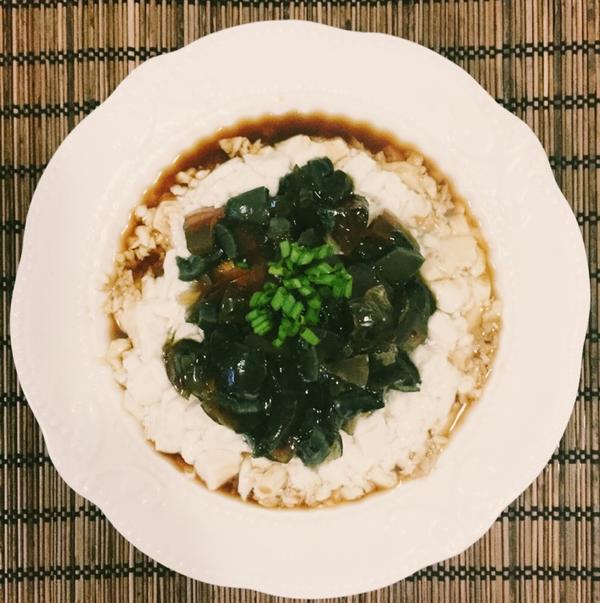 不孤独的食物美学「一人食」之皮蛋豆腐