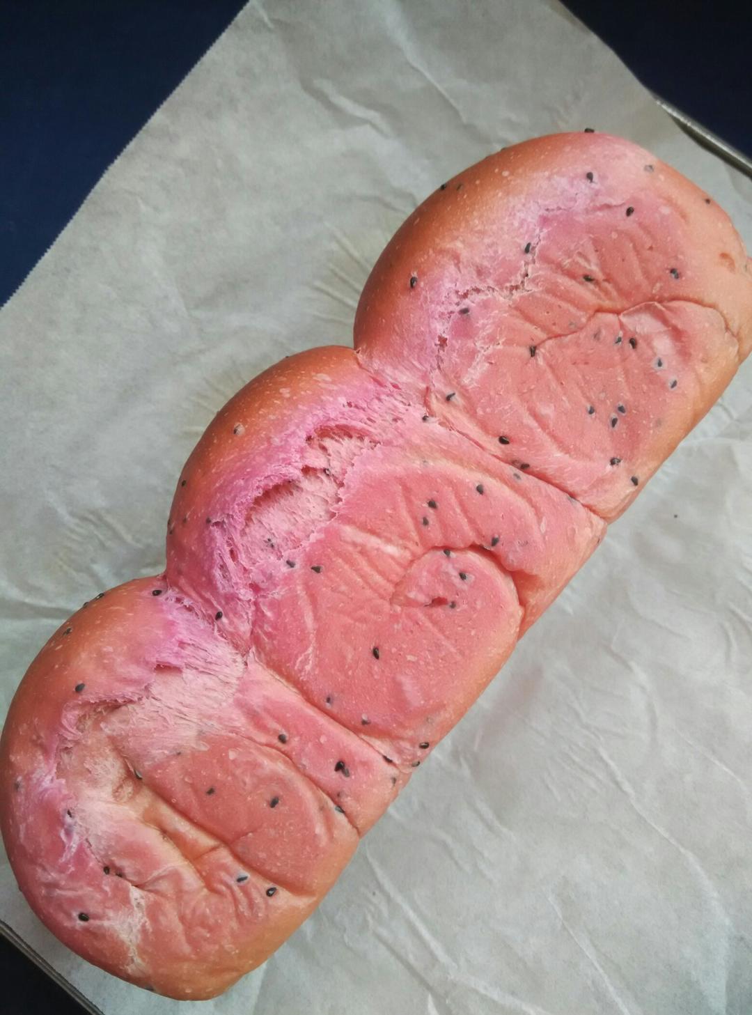 老虎猪做的绵软火龙果吐司