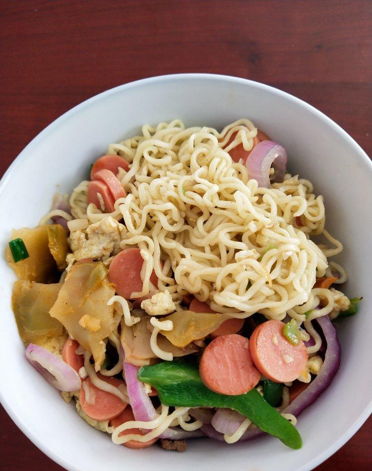 路边摊风味炒方便面
