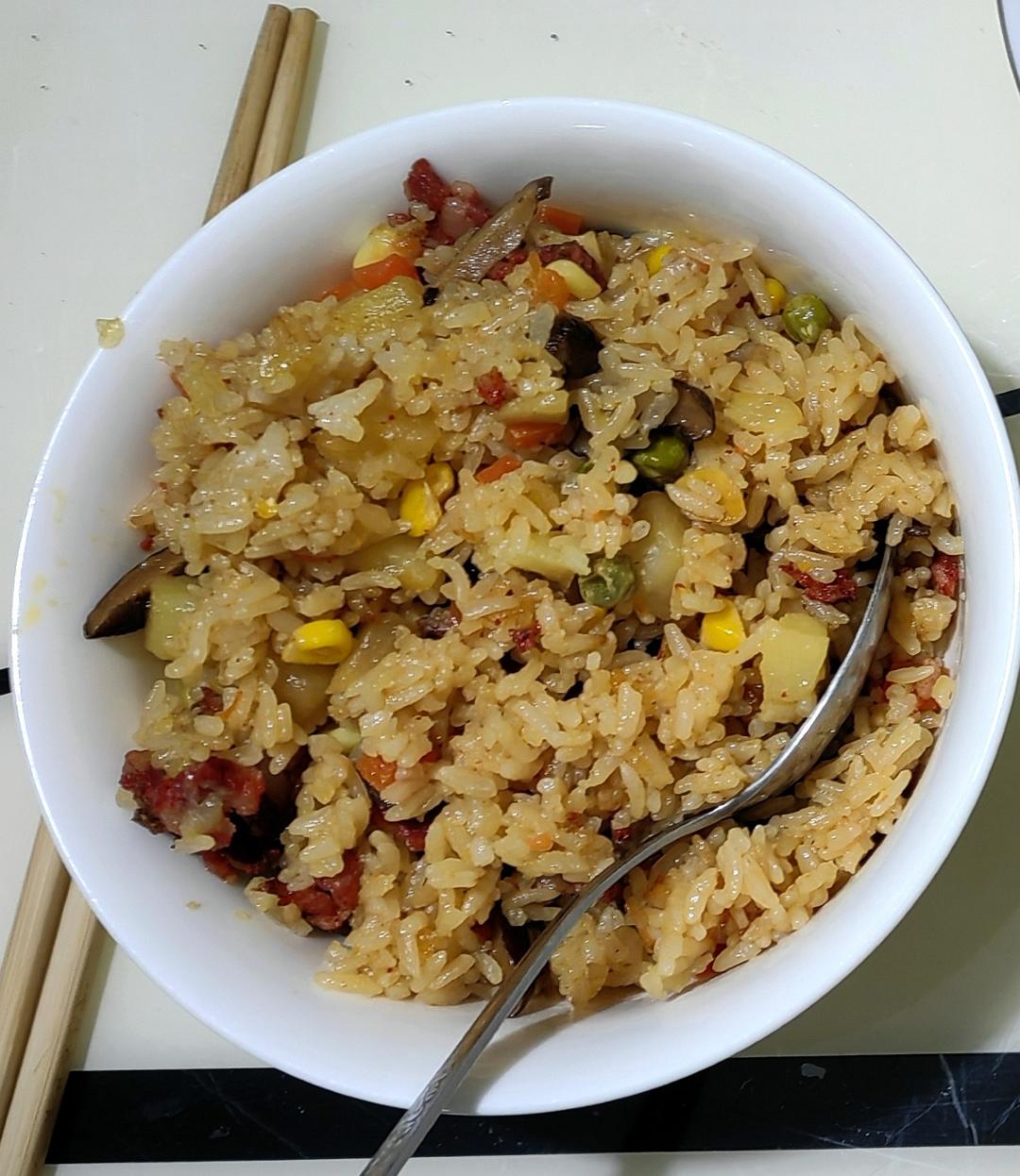 懒人必备～电饭煲腊肠焖饭