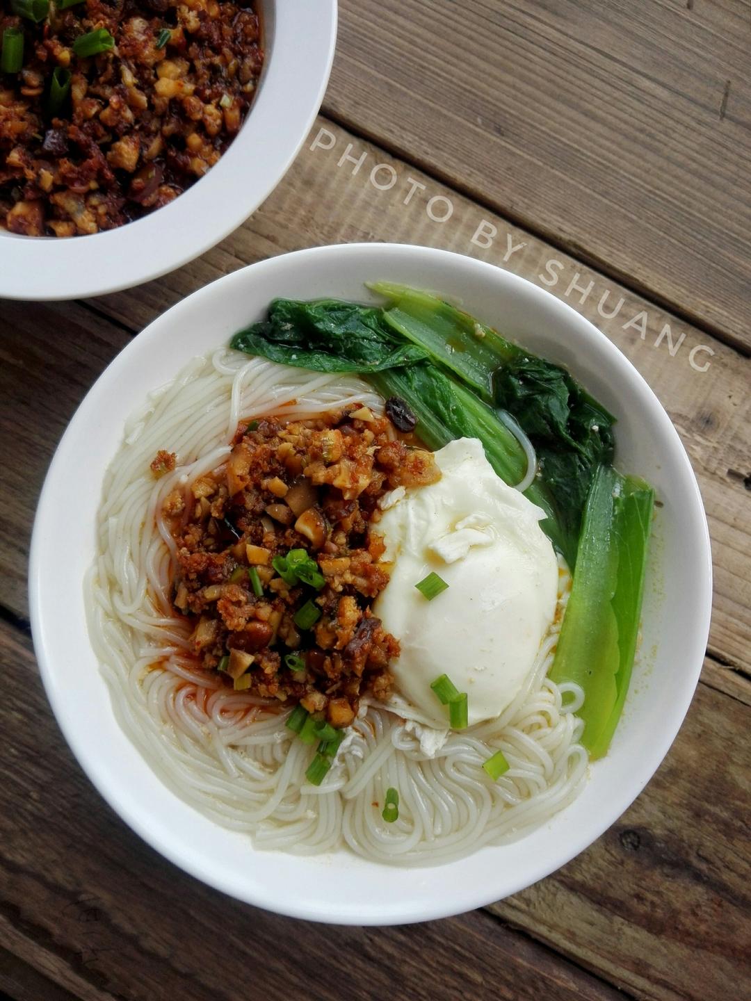 小虾米de妈咪做的煮米粉