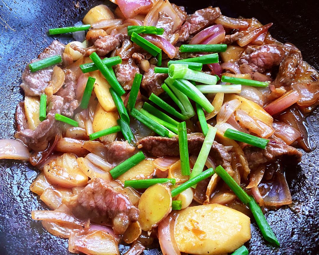 洋葱山药炒牛肉的做法