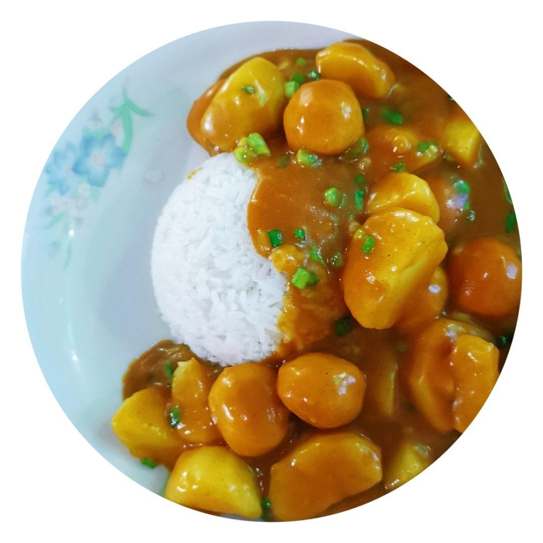鱼蛋土豆咖喱拌饭